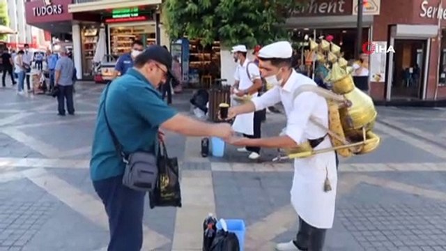 Kavurucu sıcakların vazgeçilmezi meyan şerbeti