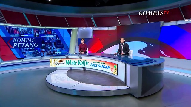 Sopir Ngantuk, Truk Boks Tabrak Tiang Listrik dan Warung