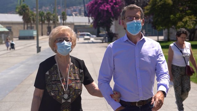 Feijóo visita a su madre durante la jornada de reflexión