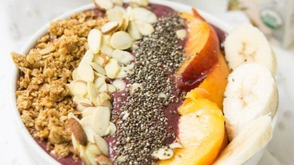 (S2E4)  Chia Peach Berry Protein Green Smoothie Bowl
