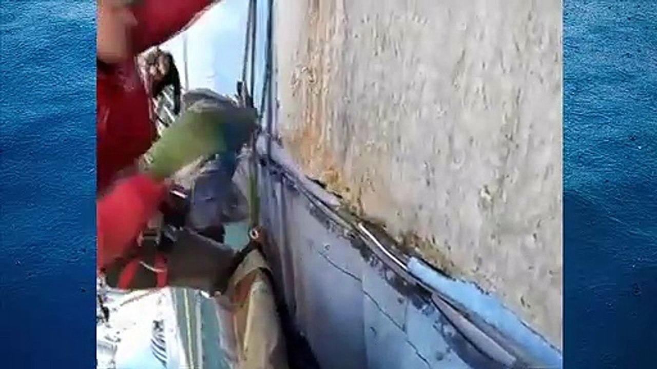 amerca worker work at building