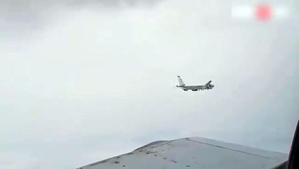 Havada gerilimi artıracak hamle! Rus savaş jetlerinden ABD uçağına müdahale