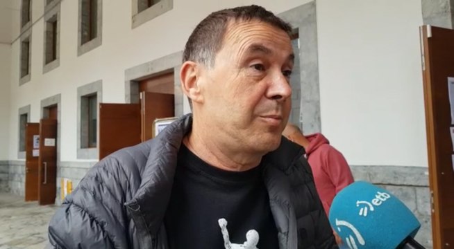 Otegi pide elegir entre quienes cuidan de la salud y quienes la ponen en riesgo