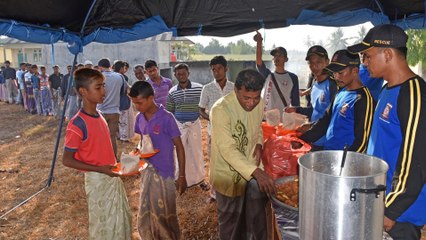 Indonesia: Aceh community support rescued Rohingya refugees