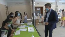 Feijóo anima a votar y dice que ir a un colegio electoral es 