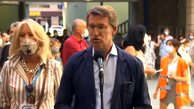 Feijóo anima a votar y dice que ir a un colegio electoral es uno de los lugares más seguros