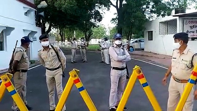 उज्जैन: विकास दुबे के संपर्क में आए लोगों से उज्जैन IG, DIG, SP ने की पूछताछ