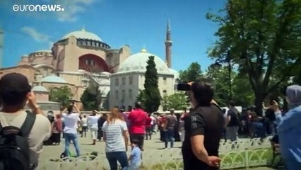 Visitantes aguardam por reabertura de Hagia Sophia