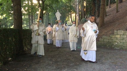 Procession mariale