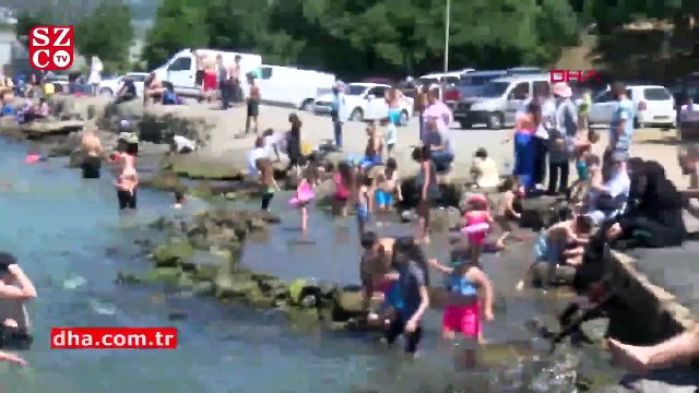 Görüntüler bugün çekildi! Akın ettiler, sosyal mesafe yine unutuldu