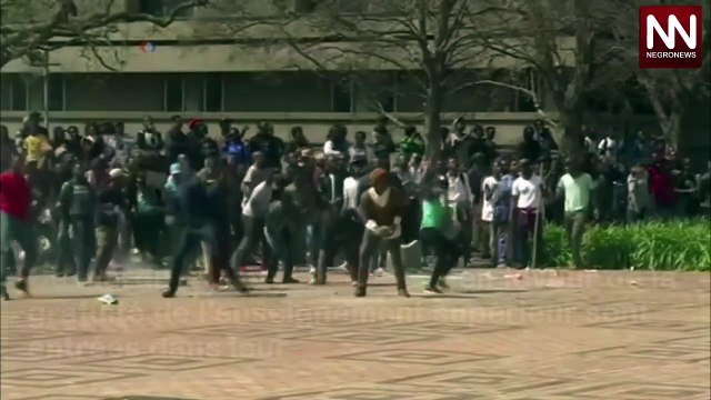 [ACTUALITÉ] AFRIQUE DU SUD : MANIFESTATIONS CONTRE LA HAUSSE DES FRAIS UNIVERSITAIRESPour en savoir plus : negronews.fr/2016/09/20/actualite-afrique-du-sud-manifestations-contre-la-hausse-des-frais-universitaires/