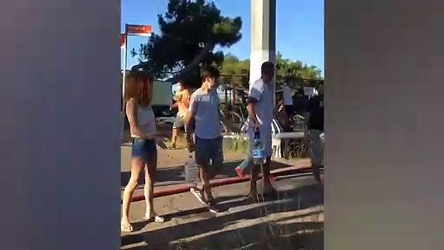 Vatandaşlar, Heybeliada'daki yangını söndürmek için seferber oldu t24.com.tr/video/heybeliada-da-orman-yangini,30596