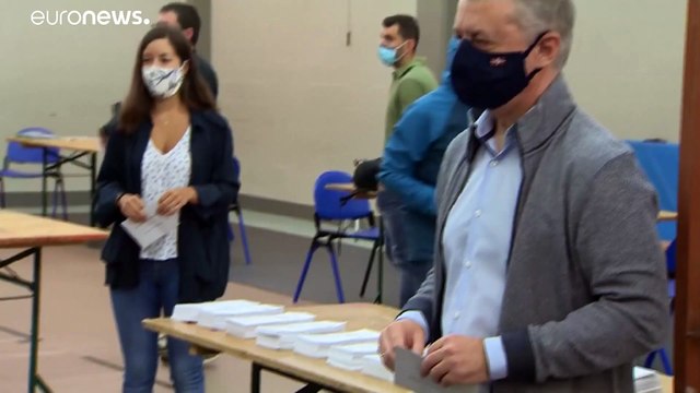 Las regiones españolas de Galicia y el País Vasco apuntalan a sus actuales presidentes