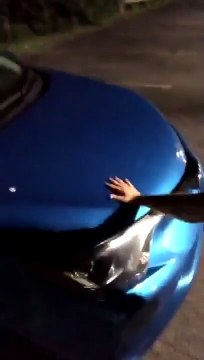 Elle voulait recharger la batterie de la voiture de son copain... raté