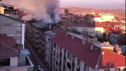 Boş binanın çatısında çıkan yangın söndürüldü - ELAZIĞ