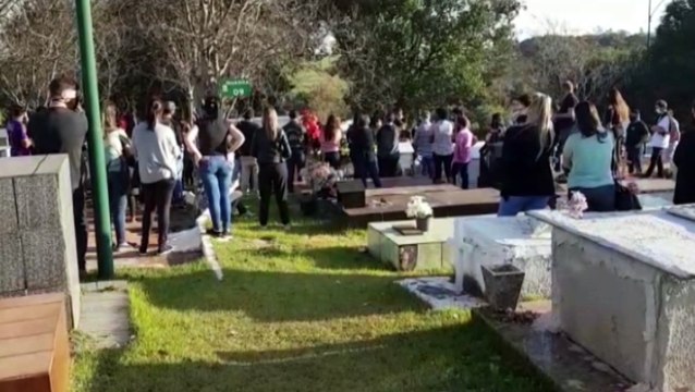 Último adeus: jovens, Marcelo e Jullie, que morreram em grave acidente são sepultados em emocionante despedida