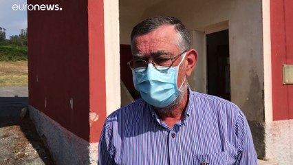 La experiencia inédita de votar tras el rebrote en una aldea gallega