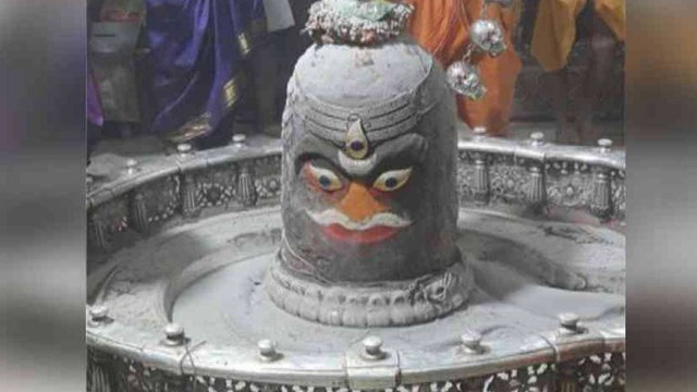 Bhasma Aarti of Lord Shiva performed without devotees