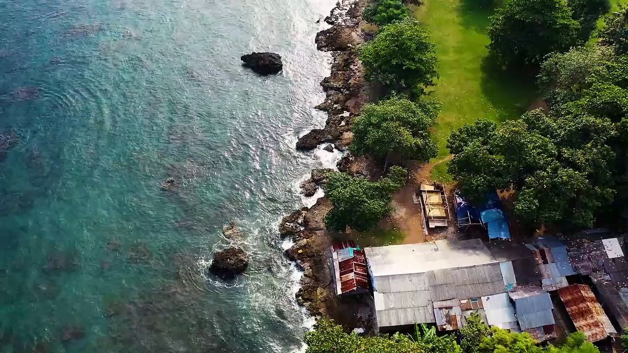 Beach|Beautiful beach| Beautiful scene at the beach|Natural beauties discovery| Landscapes around the world|Environment| Beautiful environment| Mother nature