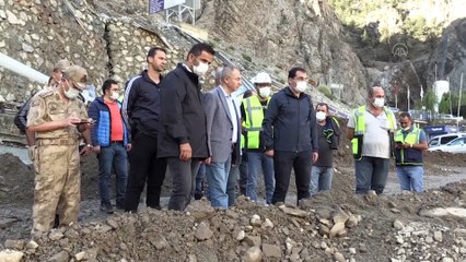Vali Doruk: 'Bir vefatımız var, şantiye çalışanlarımızdan. Bir ailemiz de kayıp, anne, baba ve bir çocuğuyla birlikte. Arama çalışmalarımız devam ediyor'  - ARTVİN