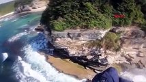Kayalıklarda mahsur kalan kişi Sahil Güvenlik helikopteri ile kurtarıldı