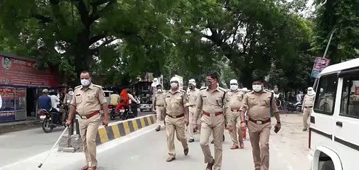 सुल्तानपुुर में कोरोना के मद्देनजर पुलिस सड़कों पर तैनात