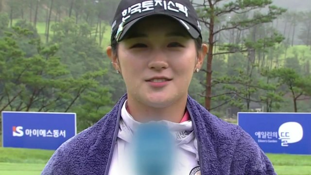 '슈퍼 2년 차' 박현경, 짜릿한 연장 우승...가장 먼저 시즌 2승 / YTN