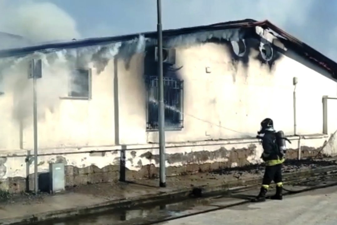 Melito di Napoli - Incendio danneggia chiesa  S...