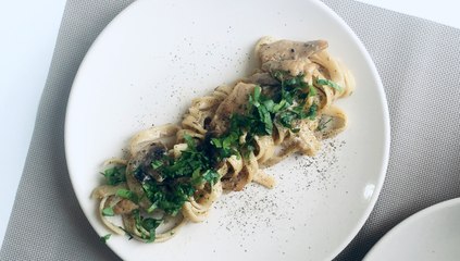 معكرونة الفطر بالكريما والدجاج