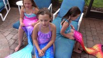 Sophia Isabella e Alice  Brincando de Sereias Disney na Piscina