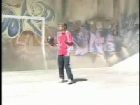 (football) NIKE - Freestyle - Ronaldinho & Inamoto make2