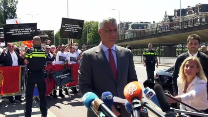Meghallgatták Hágában a háborús bűnökkel vádolt koszovói elnököt