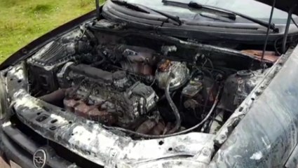 Carro tem princípio de incêndio na Avenida das Pombas