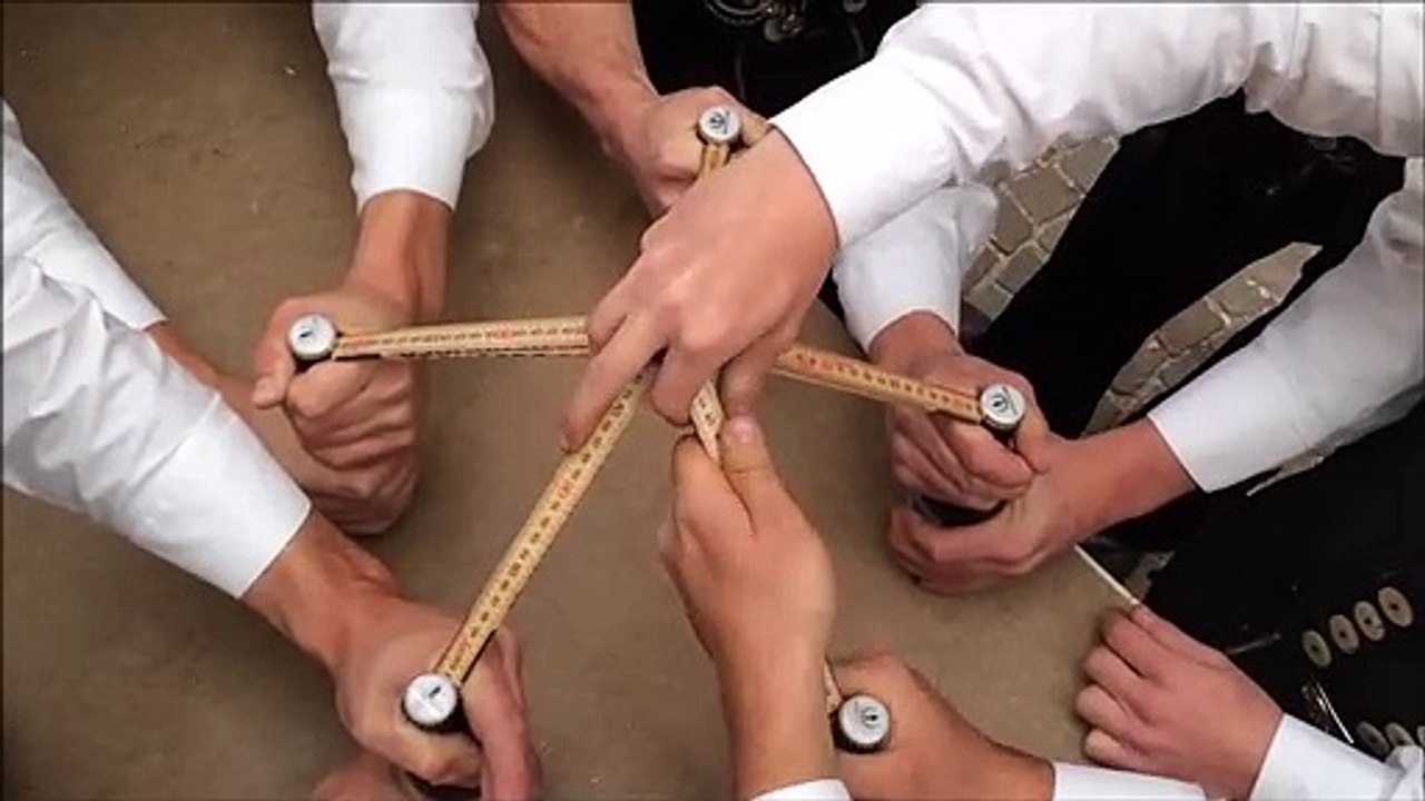 Challenge de l'été : ouvrir 5 bouteilles de bière en même temps