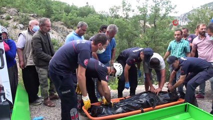 Sürücüsü kalp krizi geçiren otomobil uçuruma yuvarlandı: 3 ölü, 4 yaralı