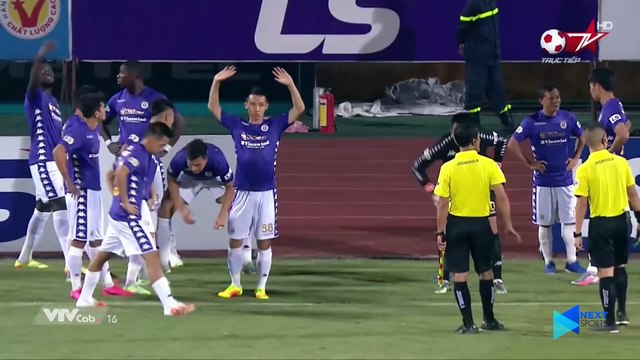 Quang Hải rạng rỡ, bị fans vây kín trên khán đài ở đại chiến Hà Nội FC - Sài Gòn FC - NEXT SPORTS