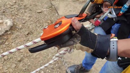 Adventure selfies can be dangerous - video by Lifegear safetech