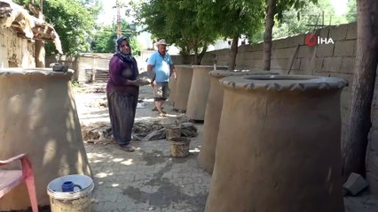 Ekmeklerini taştan ve çamurdan çıkarıyorlar