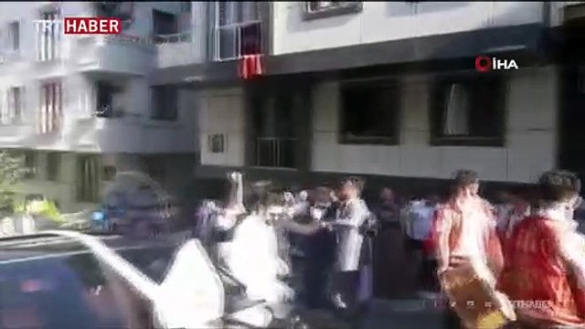 Sokak ortasında sosyal mesafesiz maskesiz düğün eğlencesi