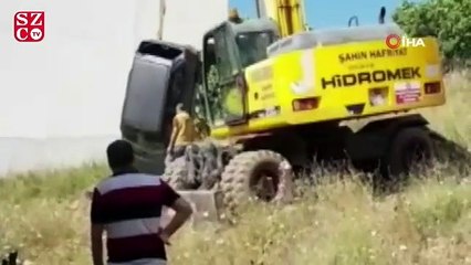 Uyurken evinin bahçesine otomobil uçtu