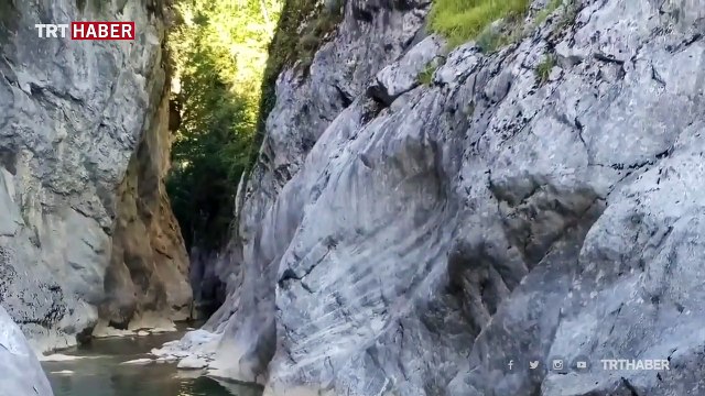 Kanyonda mahsur kalan kişi helikopterle kurtarıldı