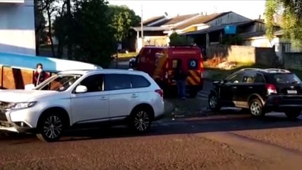 Mulher fica ferida em colisão entre caminhonetes no Morumbi