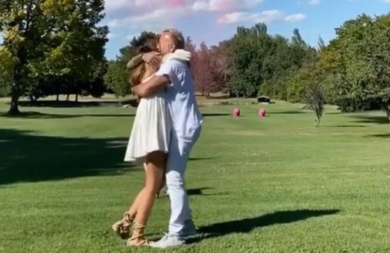 El espectacular 'gender reveal' de Gianluca Vacchi y Sharon Fonseca