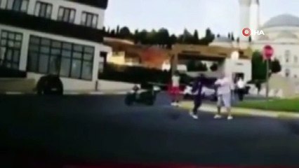 Kuryeye meydan dayağı...Saldırıya uğrayan kurye kendisini kaskı ile savundu