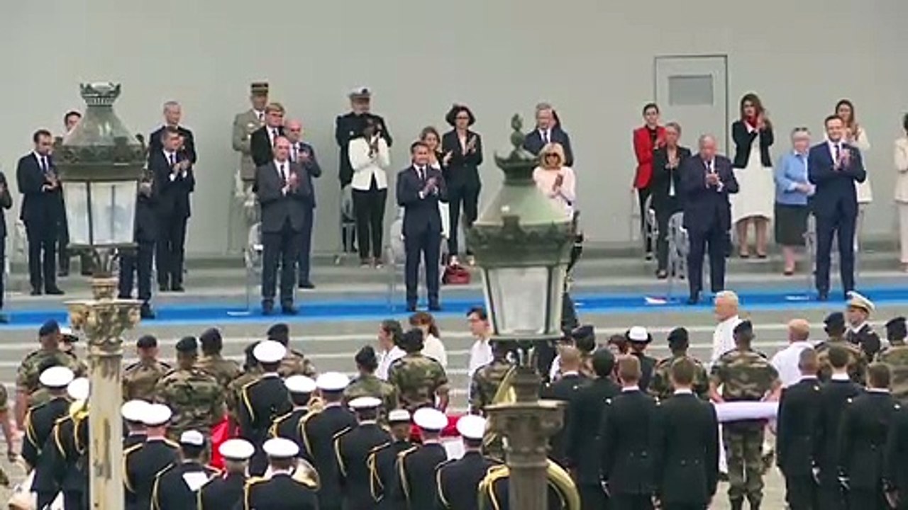 Französischer nationalfeiertag: Ärzte und pflegekräfte im mittelpunkt