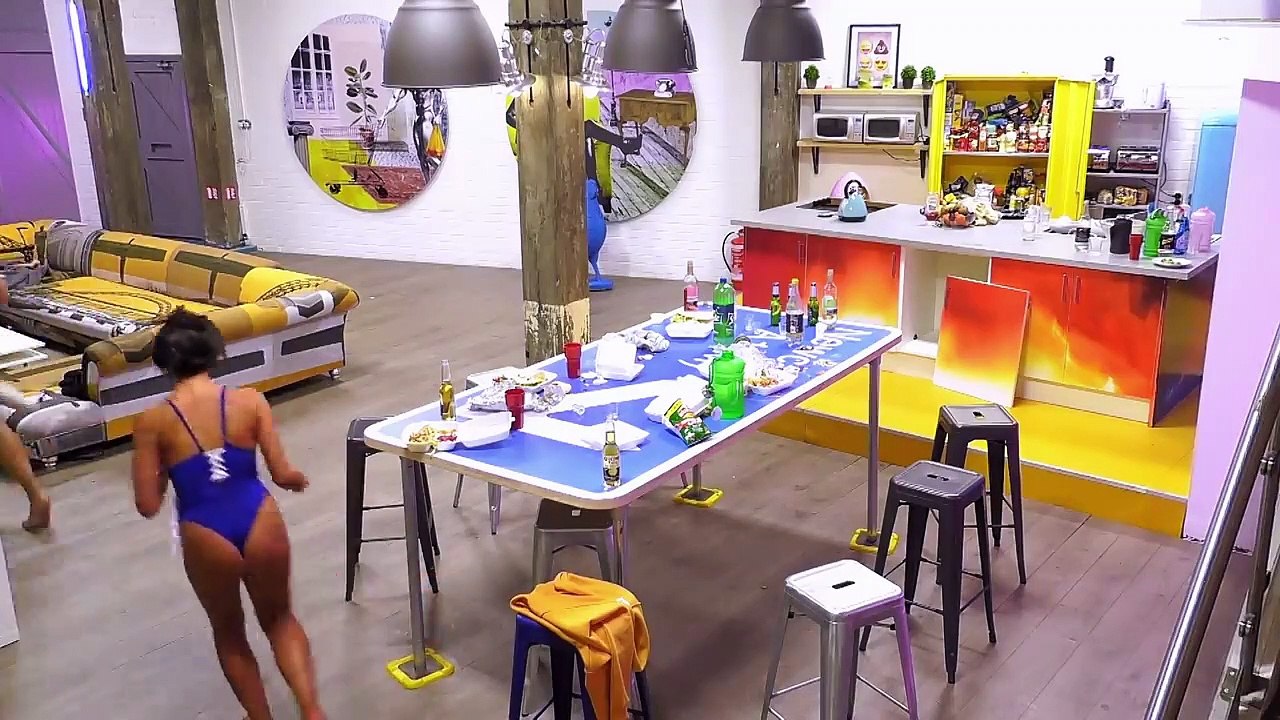 Geordie Shore 1602 - WTF! Chloe's Shock Soil Swilling Over Abbie And Sam's Neck On