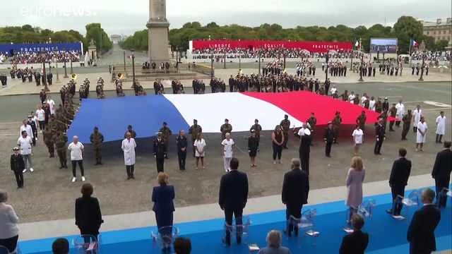 Мини-парад в честь взятия Бастилии