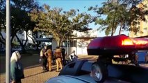 Homem é agredido a pauladas na Avenida Brasil, no Centro de Cascavel