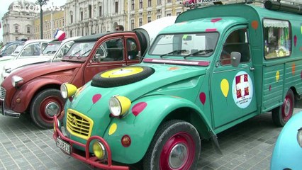 Velhinhos Citroën 2cv movidos a eletricidade