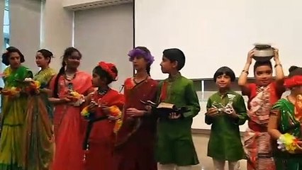 Kids presenting Bangladeshi culture